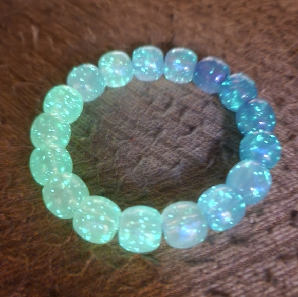 💜 Glow In The Dark Purple Barrel Bracelet - Picture 4 of 6